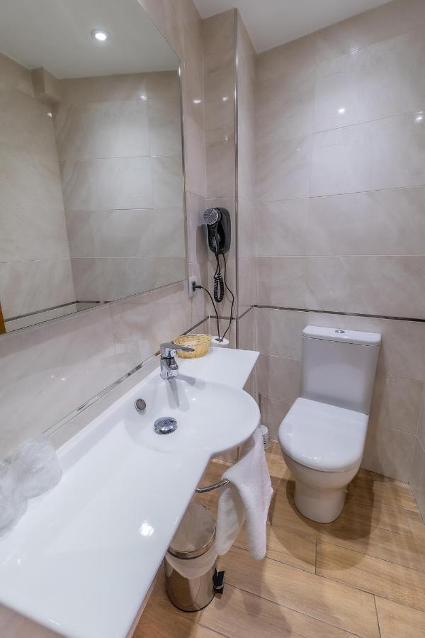 Hostal سانتو دومينغو دي سيلوس المظهر الخارجي الصورة