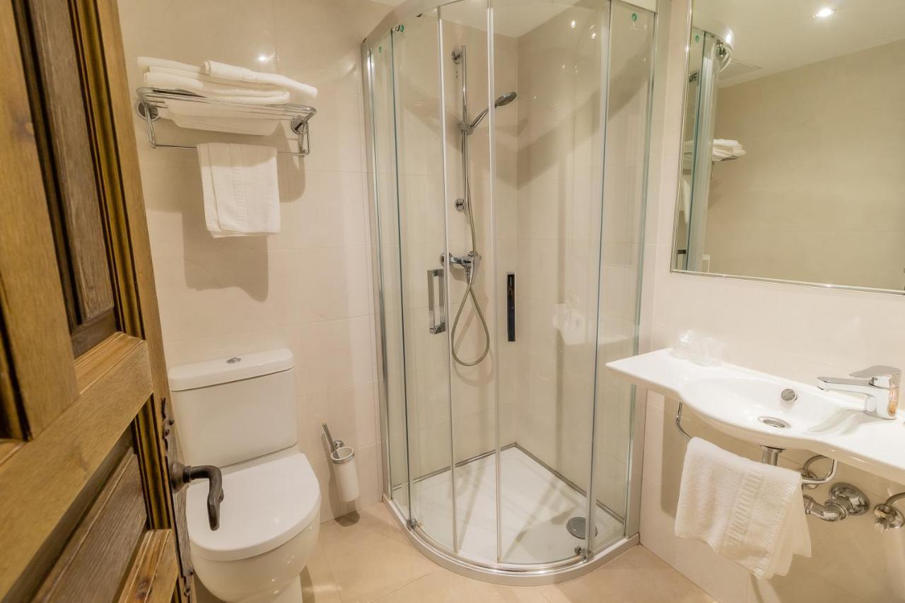 Hostal سانتو دومينغو دي سيلوس المظهر الخارجي الصورة