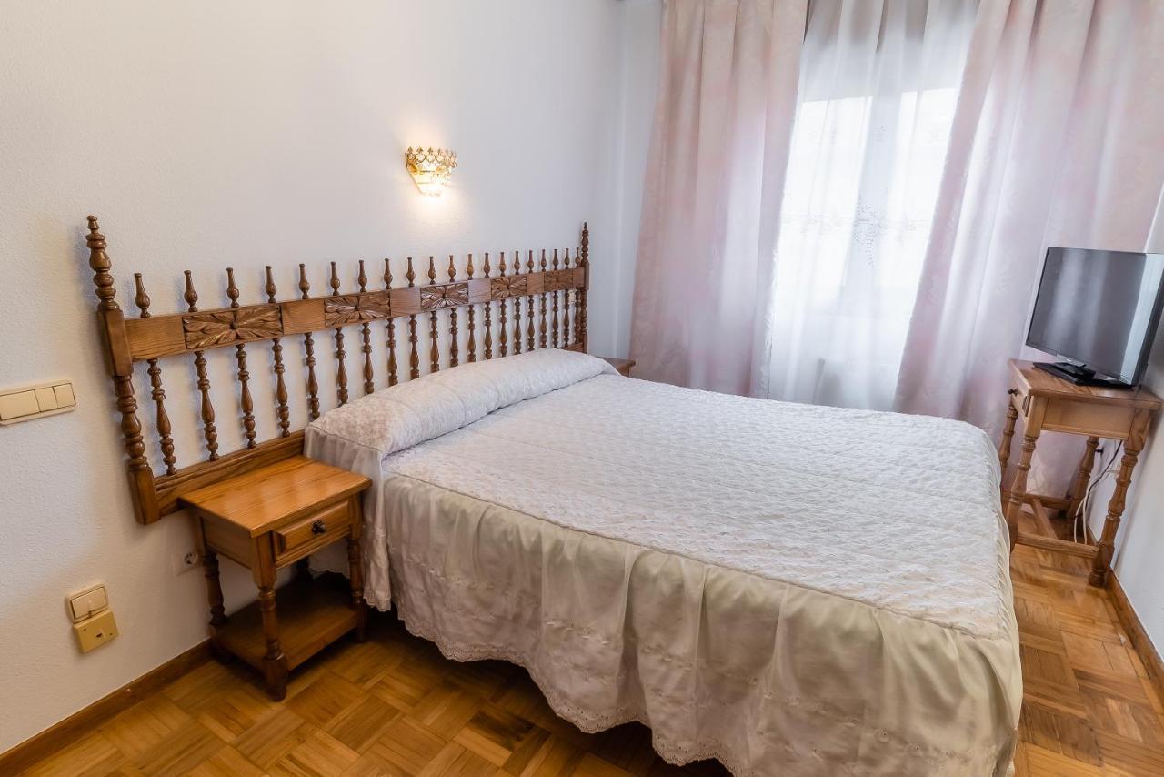 Hostal سانتو دومينغو دي سيلوس المظهر الخارجي الصورة