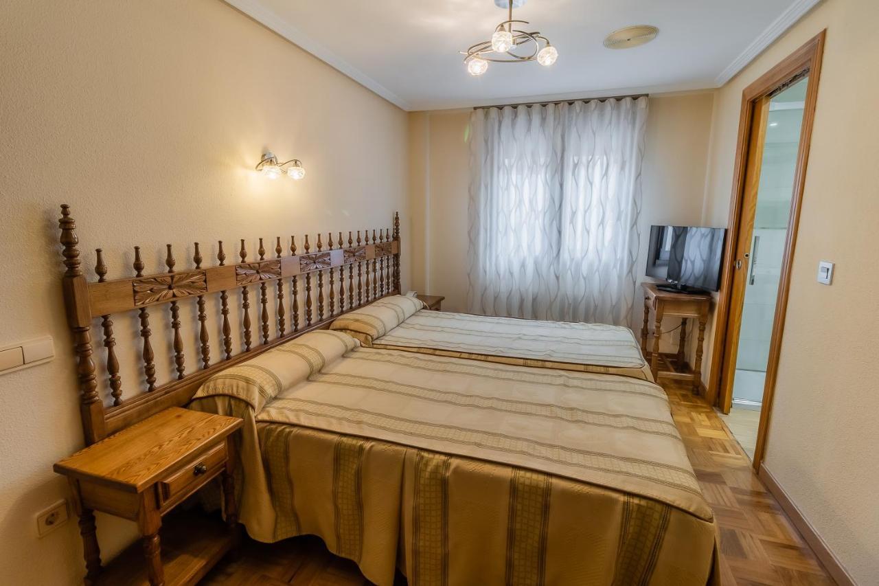 Hostal سانتو دومينغو دي سيلوس المظهر الخارجي الصورة