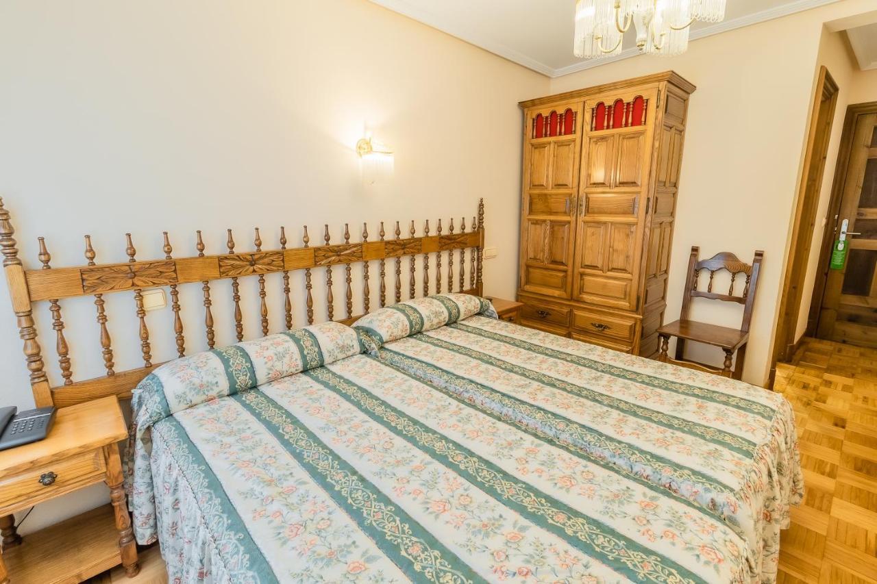 Hostal سانتو دومينغو دي سيلوس المظهر الخارجي الصورة