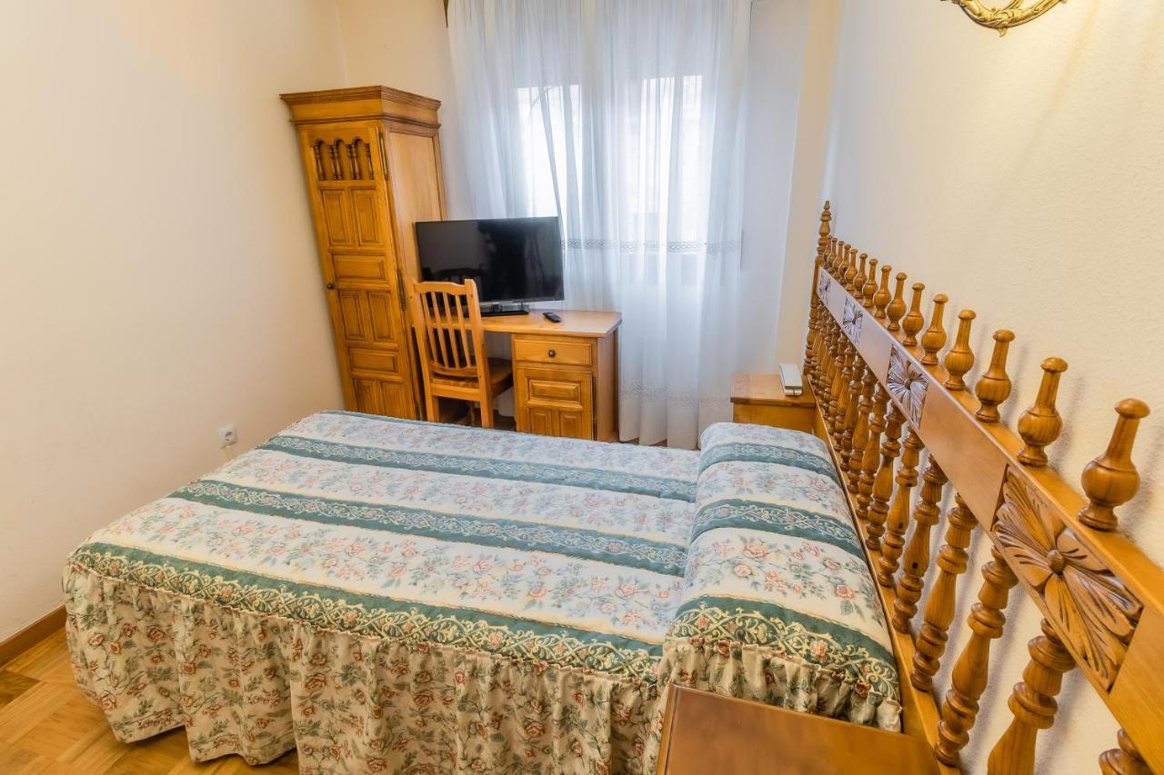 Hostal سانتو دومينغو دي سيلوس المظهر الخارجي الصورة