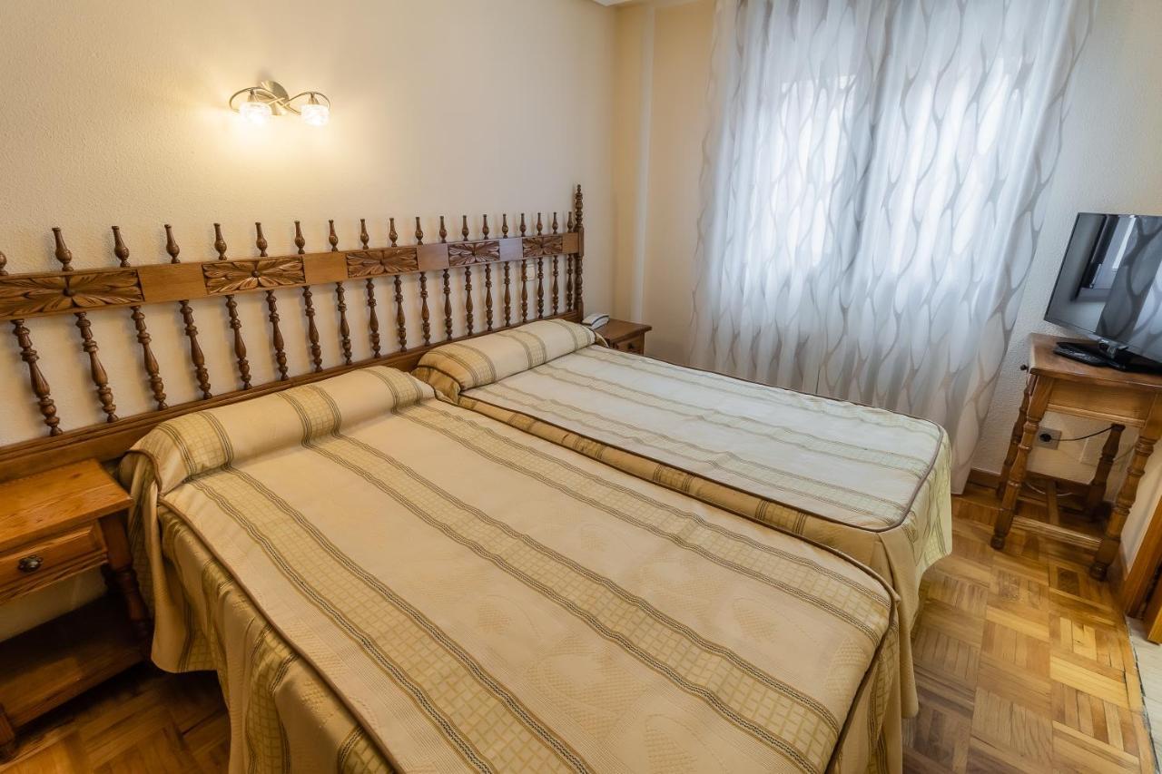 Hostal سانتو دومينغو دي سيلوس المظهر الخارجي الصورة