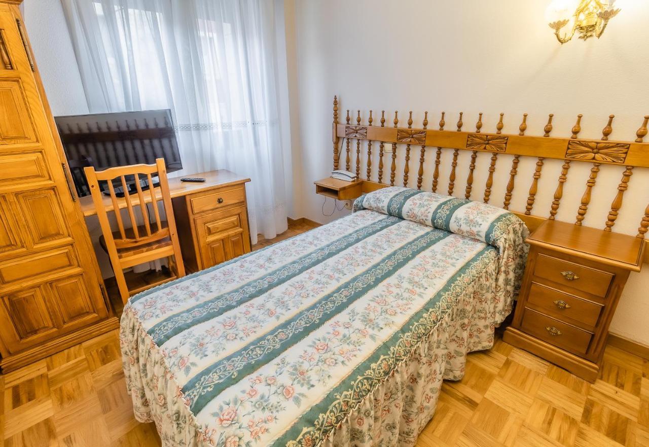 Hostal سانتو دومينغو دي سيلوس المظهر الخارجي الصورة