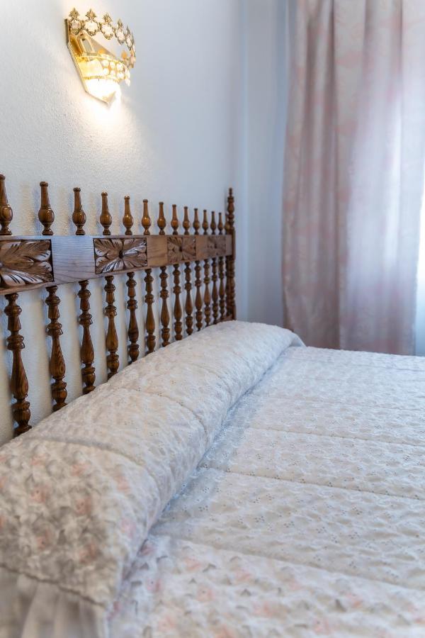 Hostal سانتو دومينغو دي سيلوس المظهر الخارجي الصورة