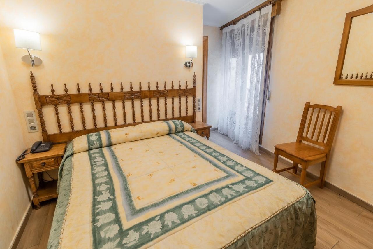 Hostal سانتو دومينغو دي سيلوس المظهر الخارجي الصورة