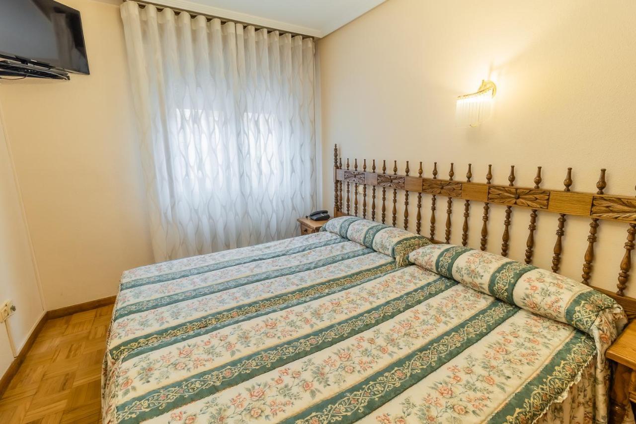 Hostal سانتو دومينغو دي سيلوس المظهر الخارجي الصورة