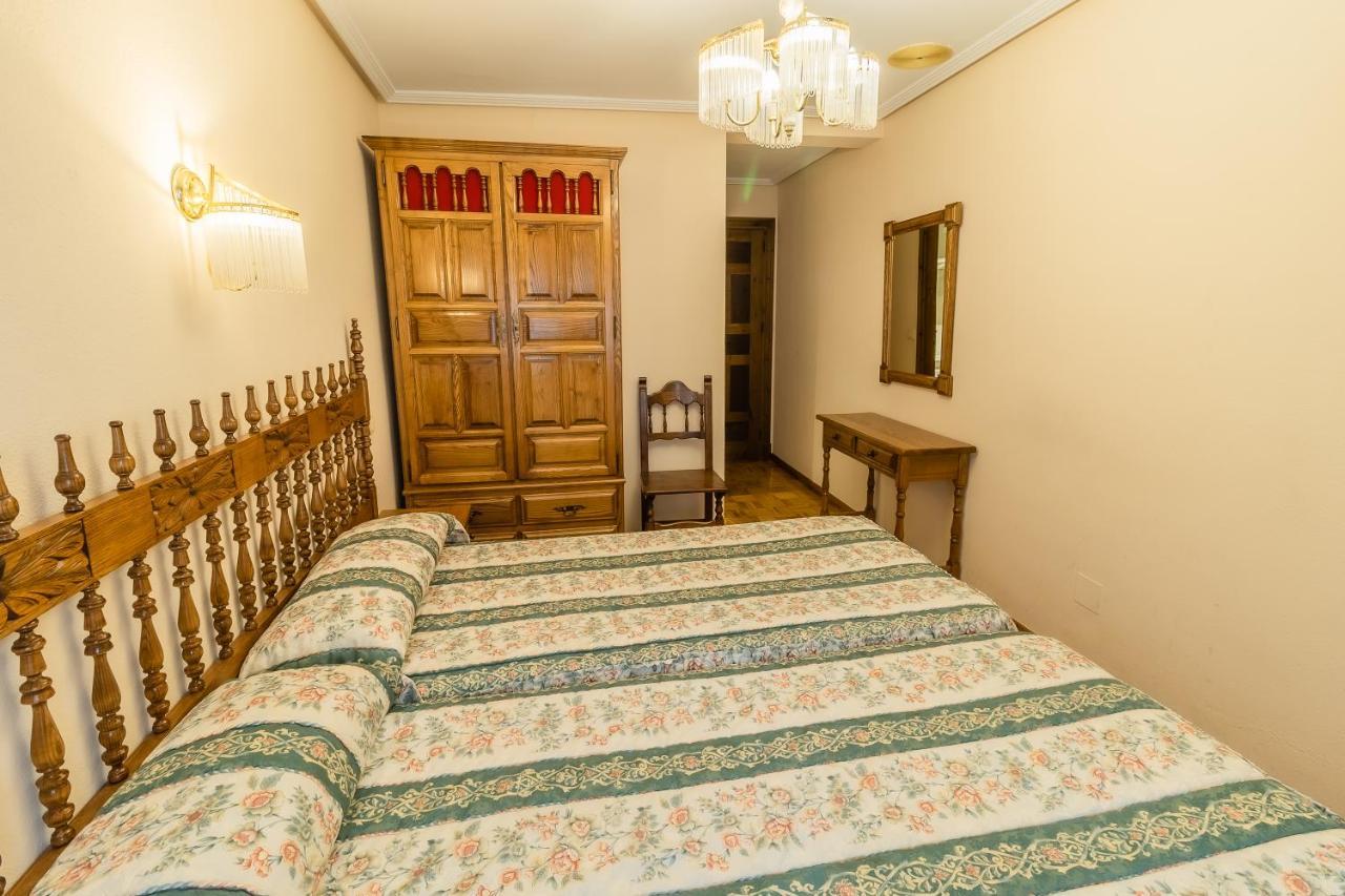 Hostal سانتو دومينغو دي سيلوس المظهر الخارجي الصورة